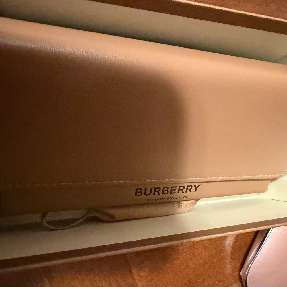 BURBERRY SUNGLASSES - Picture 6 of 9